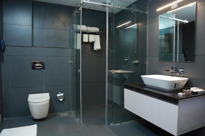 Hotel Sky Paradise Iritti Bagian luar foto